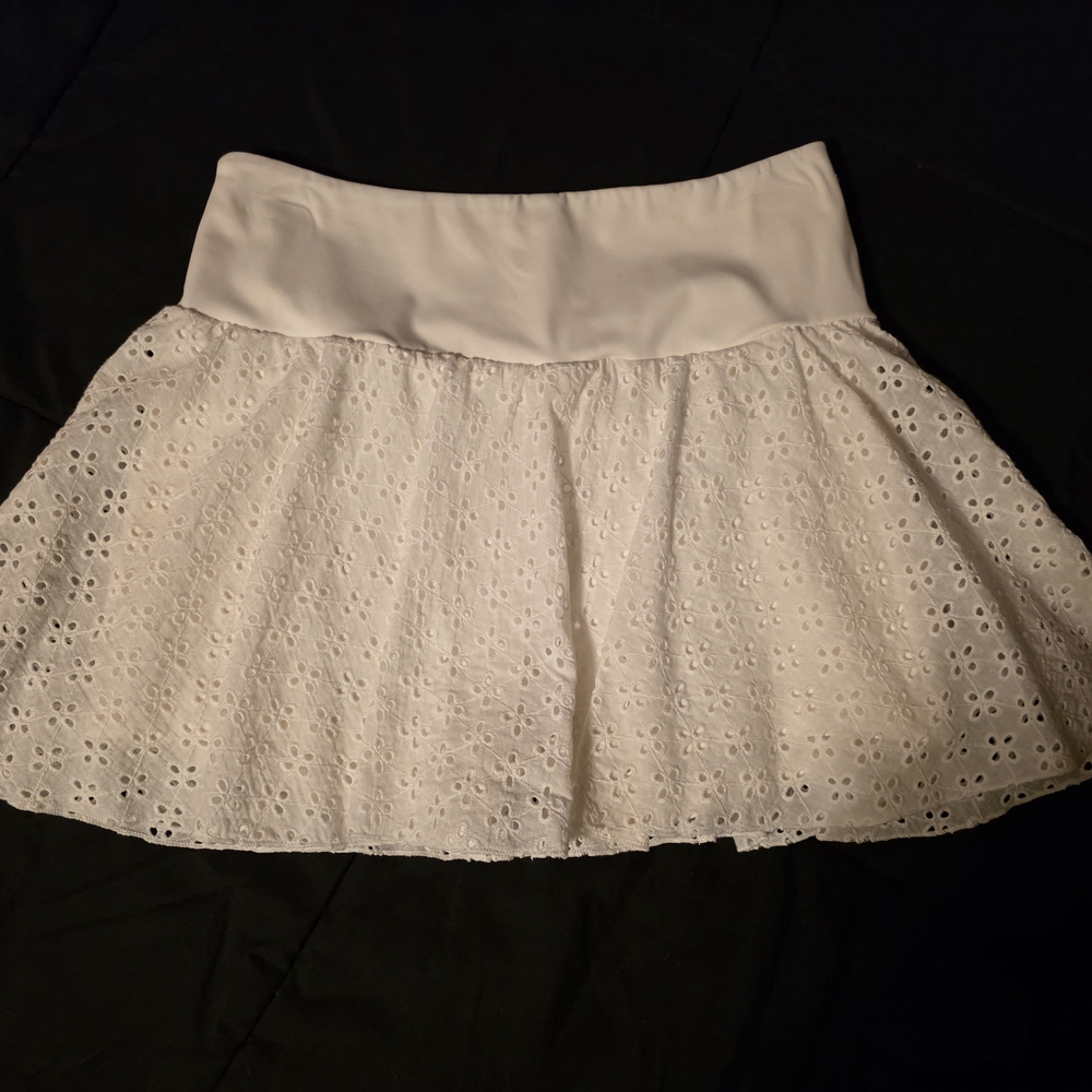 HALARA White Tennis Skirt W/ Built In Shorts.